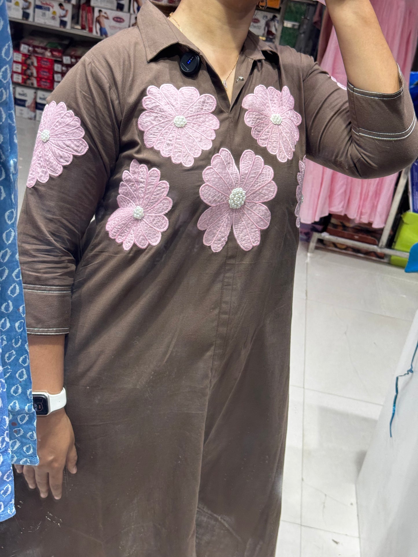 F112 Collar appliqué malai cotton gown