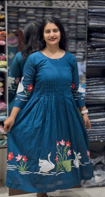 F111 swan mulcotton gown