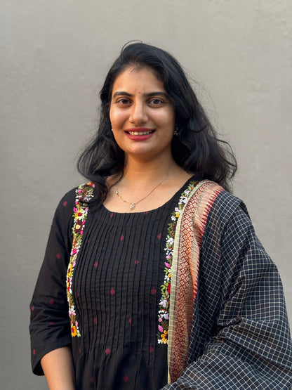 K180 Handloom cotton jamdani with checked dupatta
