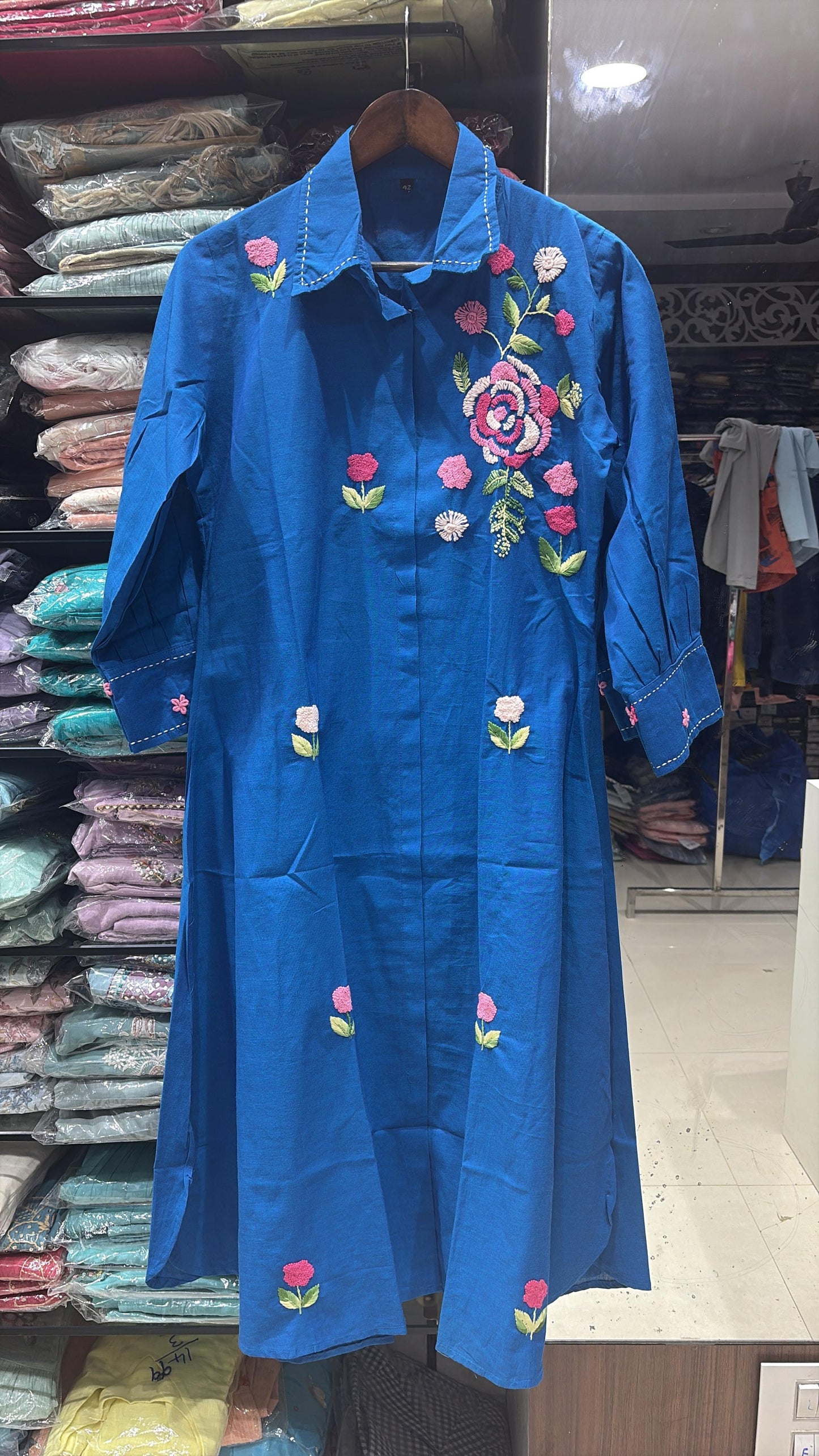 F69 COTTON GOWN