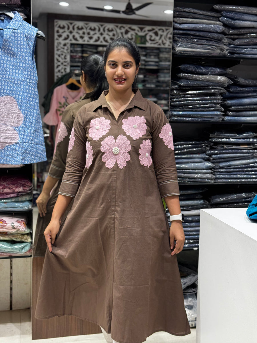 F112 Collar appliqué malai cotton gown