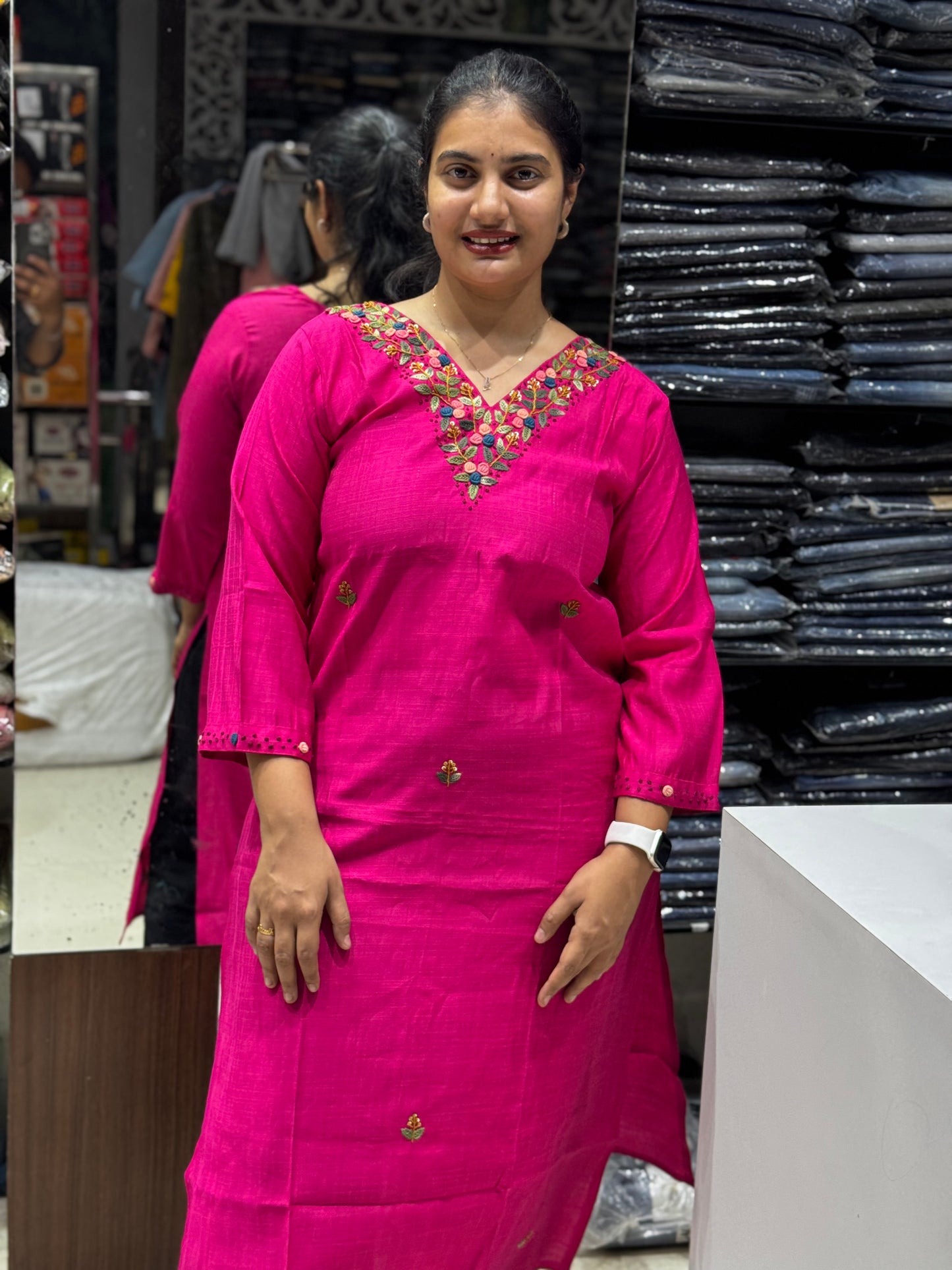 T32 Kantha work kurti