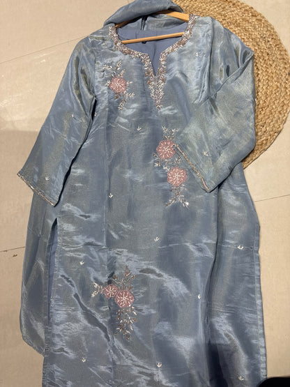K231 Light blue tissue with pink appliance work