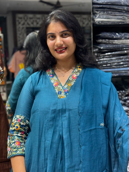 K135 HALTER MULCHANDERI SUIT