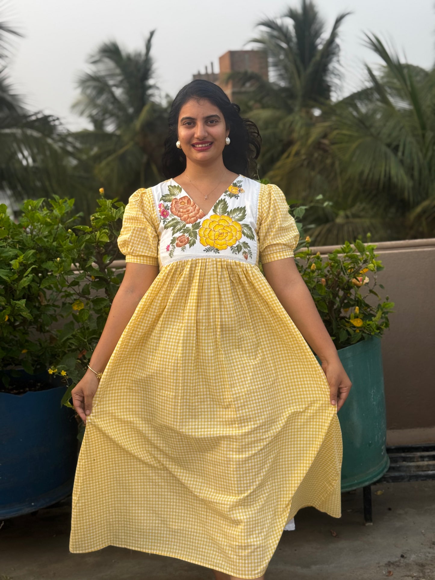 F131 Mulcotton floral checks gown
