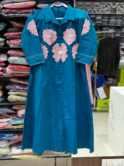 F112 Collar appliqué malai cotton gown