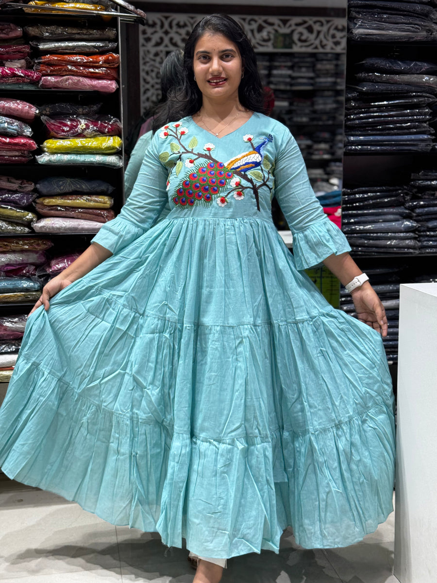 F110 Peacock mulcotton gown