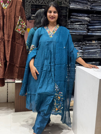 K135 HALTER MULCHANDERI SUIT