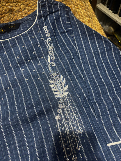 T42 Handloom kurti with zardosi work