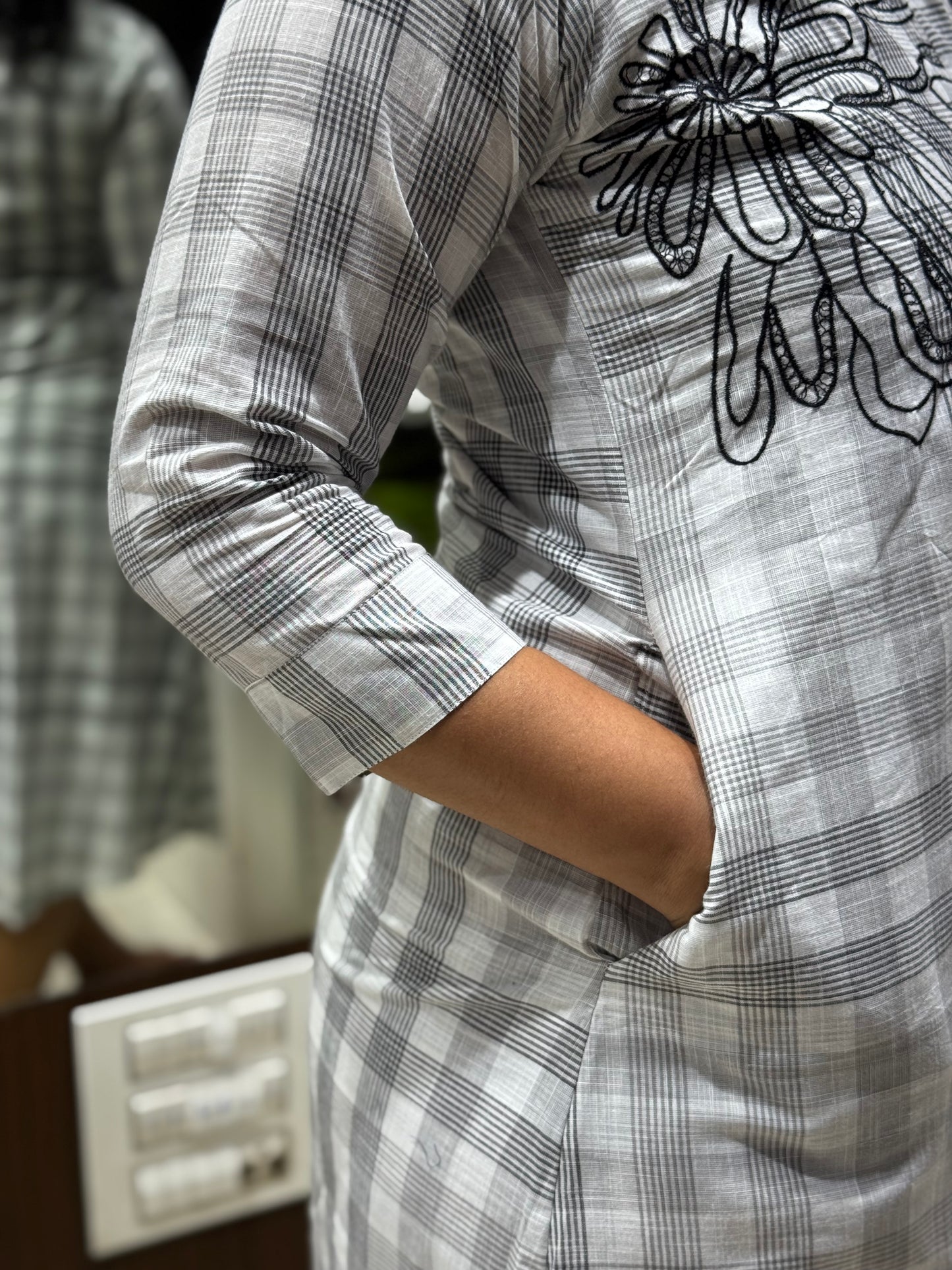 F96 BLACK AND WHITE CHECKS DRESS