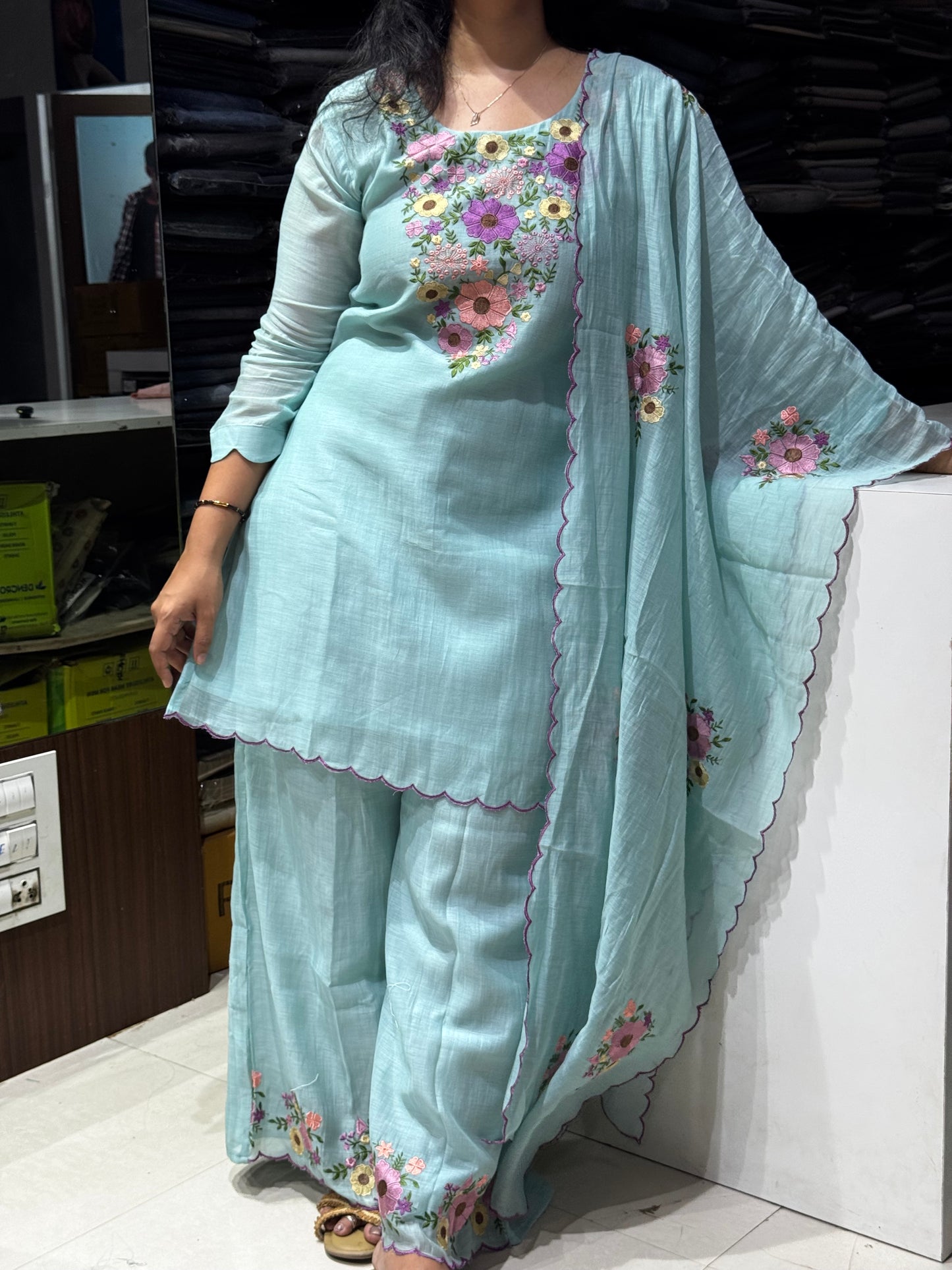K187 Mulchanderi with floral work