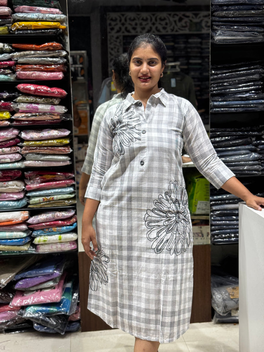 F96 BLACK AND WHITE CHECKS DRESS