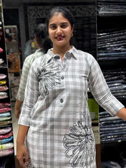 F96 BLACK AND WHITE CHECKS DRESS