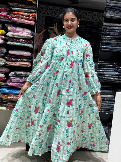 F113 Mulcotton story gown