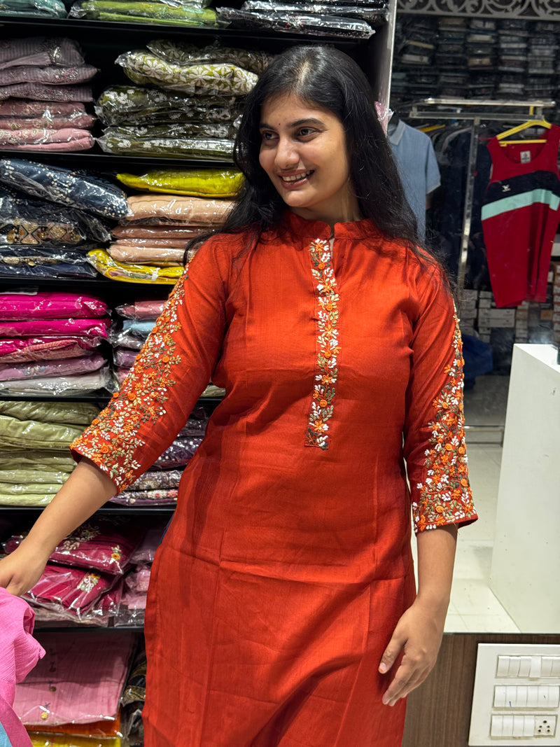 TRENDING KURTIS