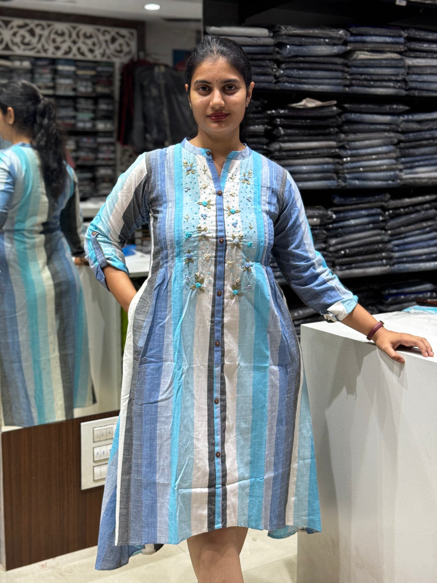 F72 STRIPES HANDLOOM GOWN/KURTI