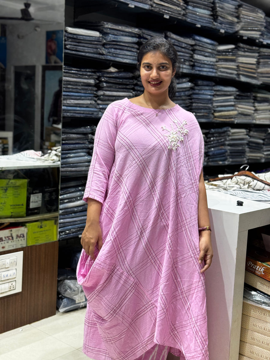 F85 PINK CHECKS KURT/GOWN