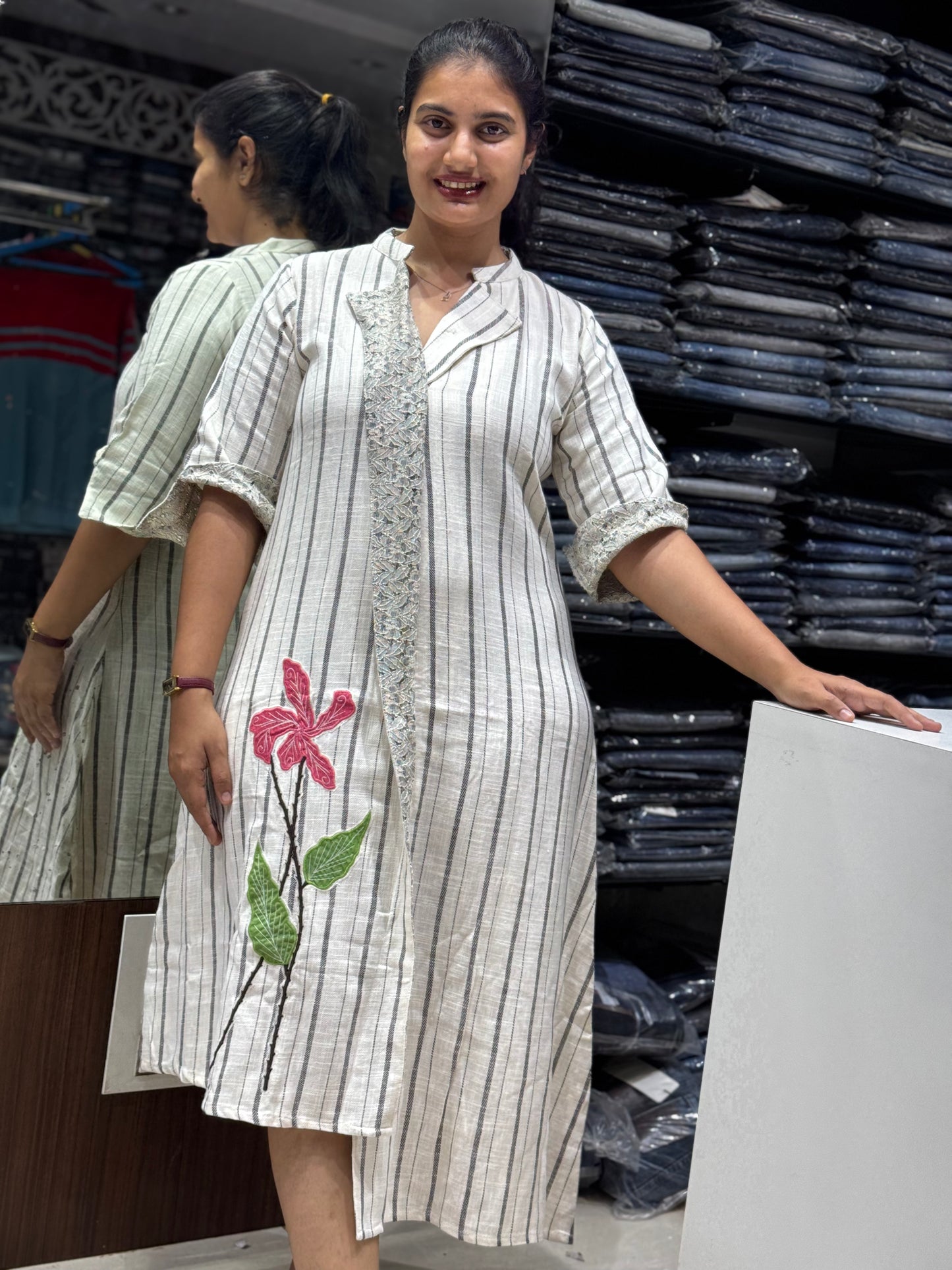 F83 KORA HANDLOOM COTTON  STRIPES GOWN