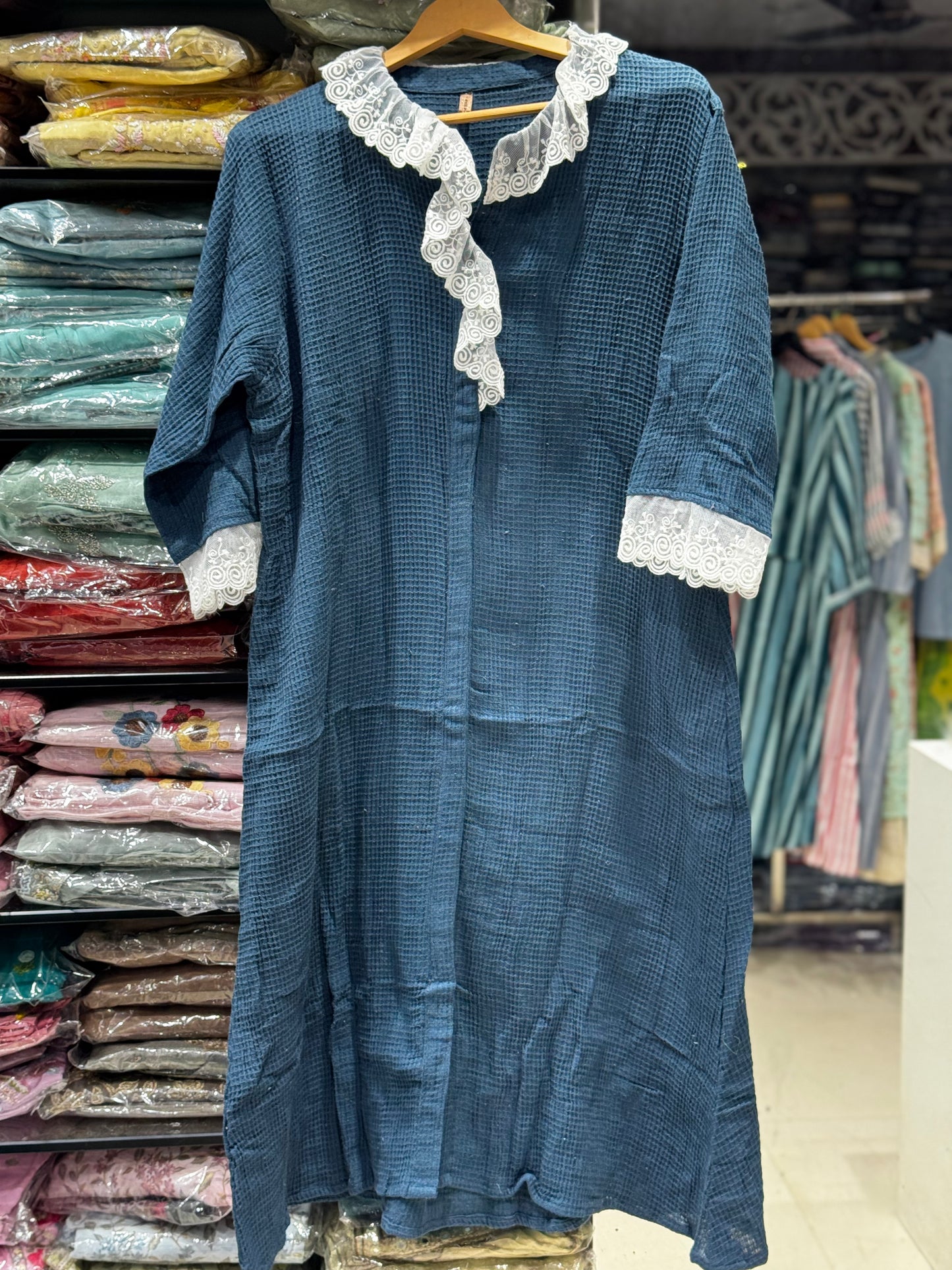 T31 BLUE TOP WITH CROCIA LACE