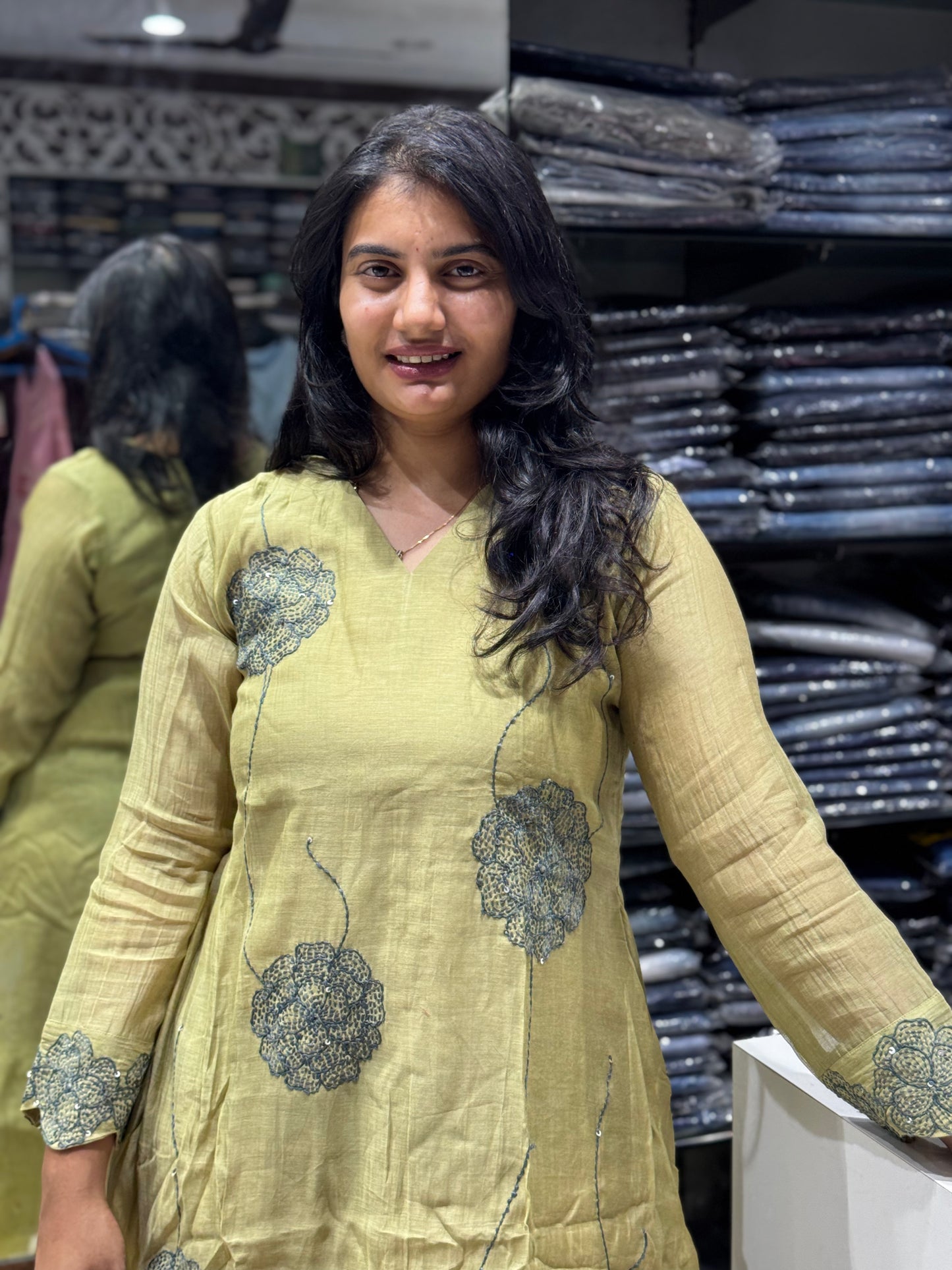 F101 GREEN BENARAS MULCHANDERI GOWN