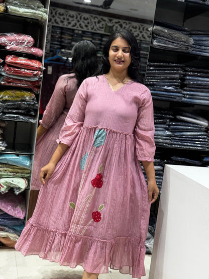 F100 MAUVE BENARAS MULCHANDERI GOWN