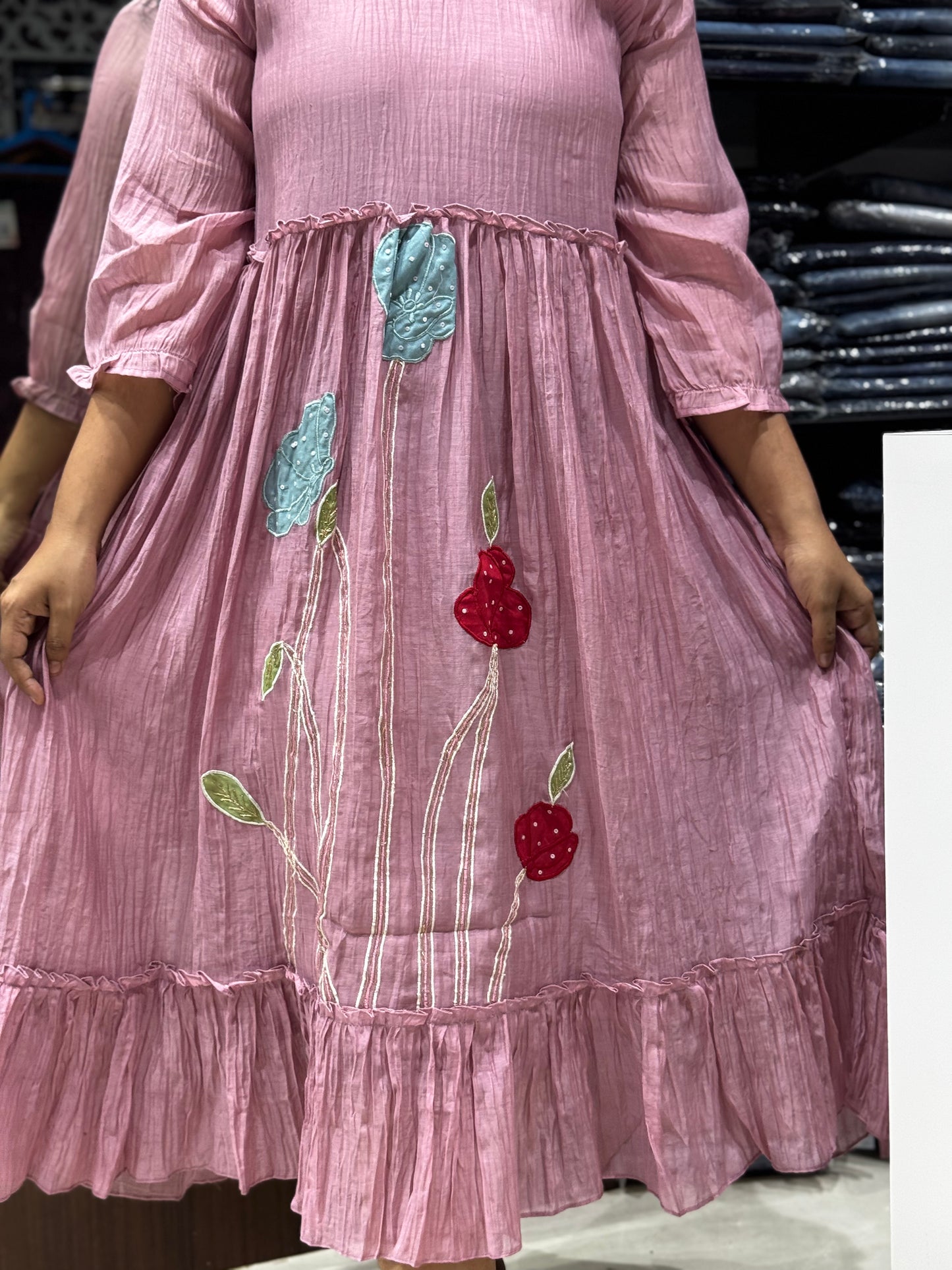 F100 MAUVE BENARAS MULCHANDERI GOWN