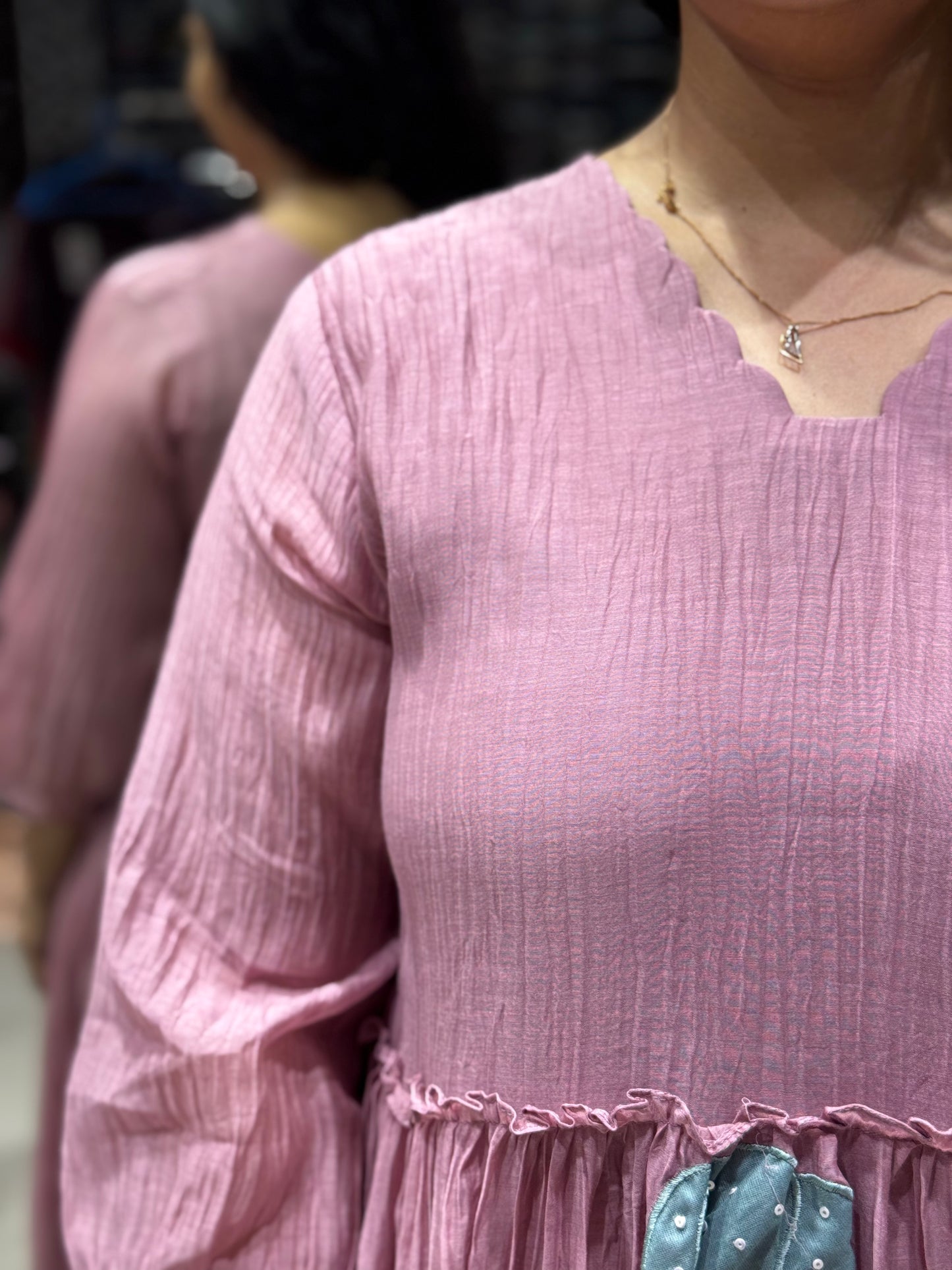 F100 MAUVE BENARAS MULCHANDERI GOWN