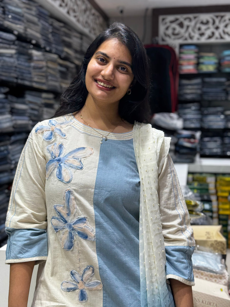 K118 CREAM&BLUE THREE PEICE SUIT SET
