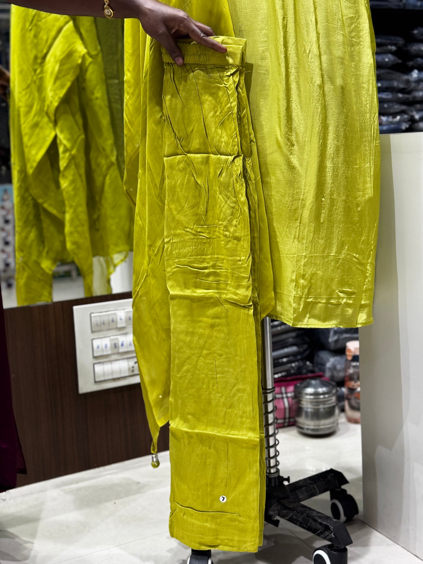 K124 CHINON THREE PEICE SUIT SET