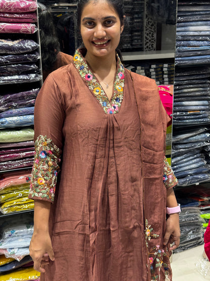 K135 HALTER MULCHANDERI SUIT